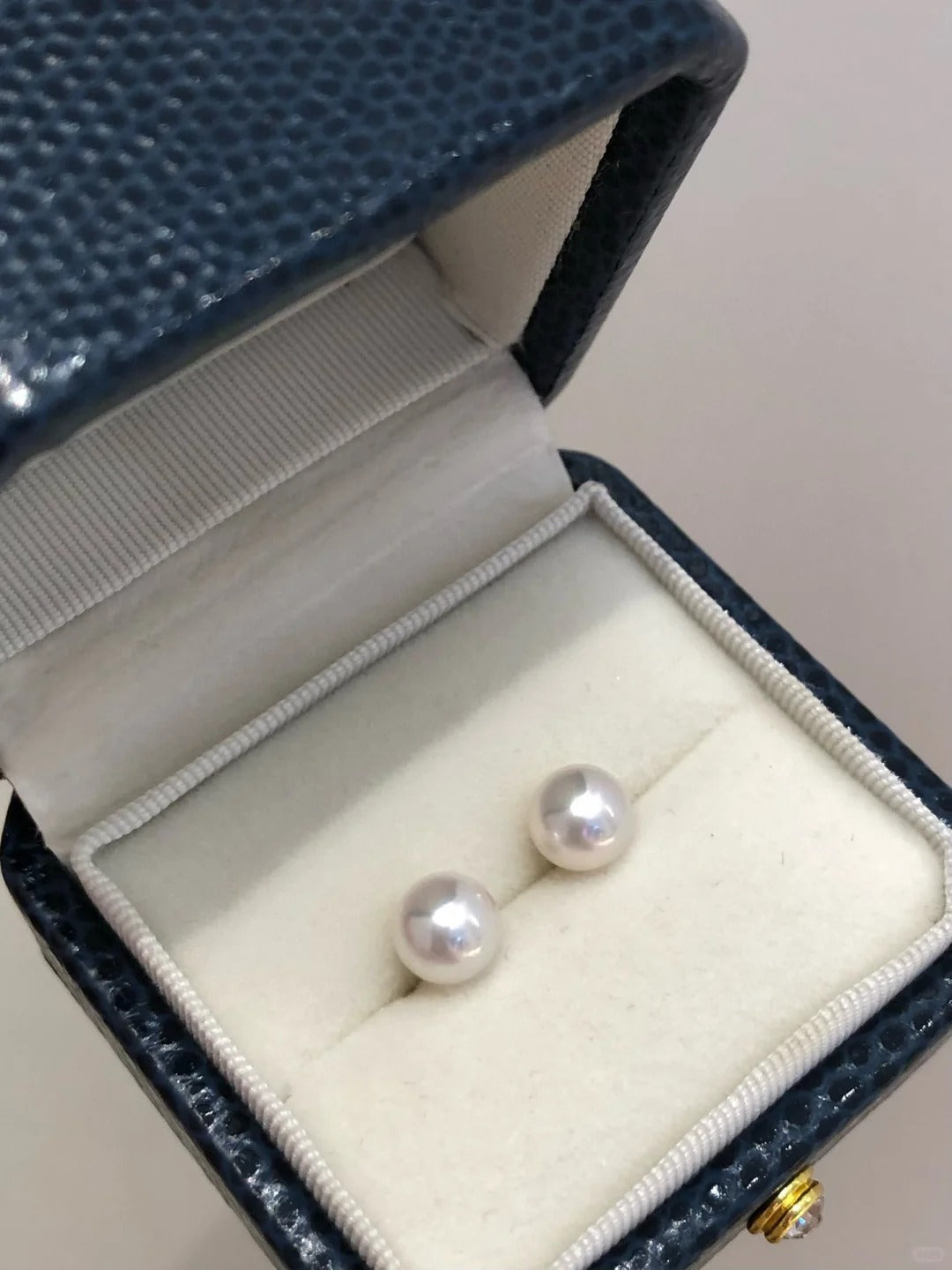日本珠宝 akoya 海水珠 耳钉 7.5mm 几乎无暇 皮光细腻 很日常的点位 带真科研小卡