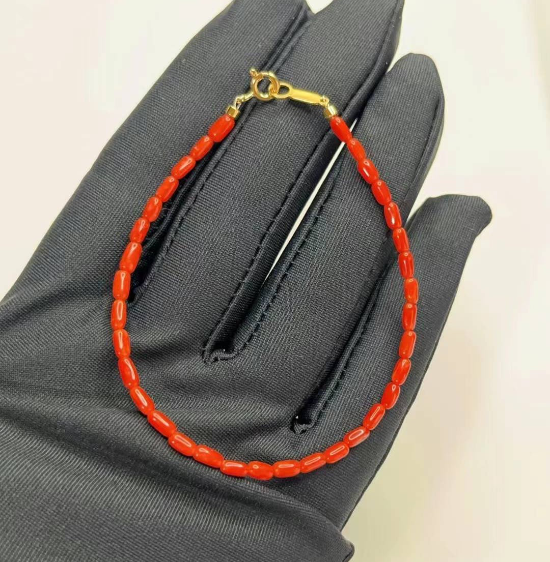 日本珠宝 天然珊瑚手链  长度18cm  珊瑚大小2-2.5mm  银扣 颜色很好