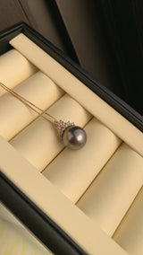 日本珠宝 大溪地11.5mm 极光孔雀绿 镜面珠光 几乎无暇 钻石20分 k18 45cm可调节