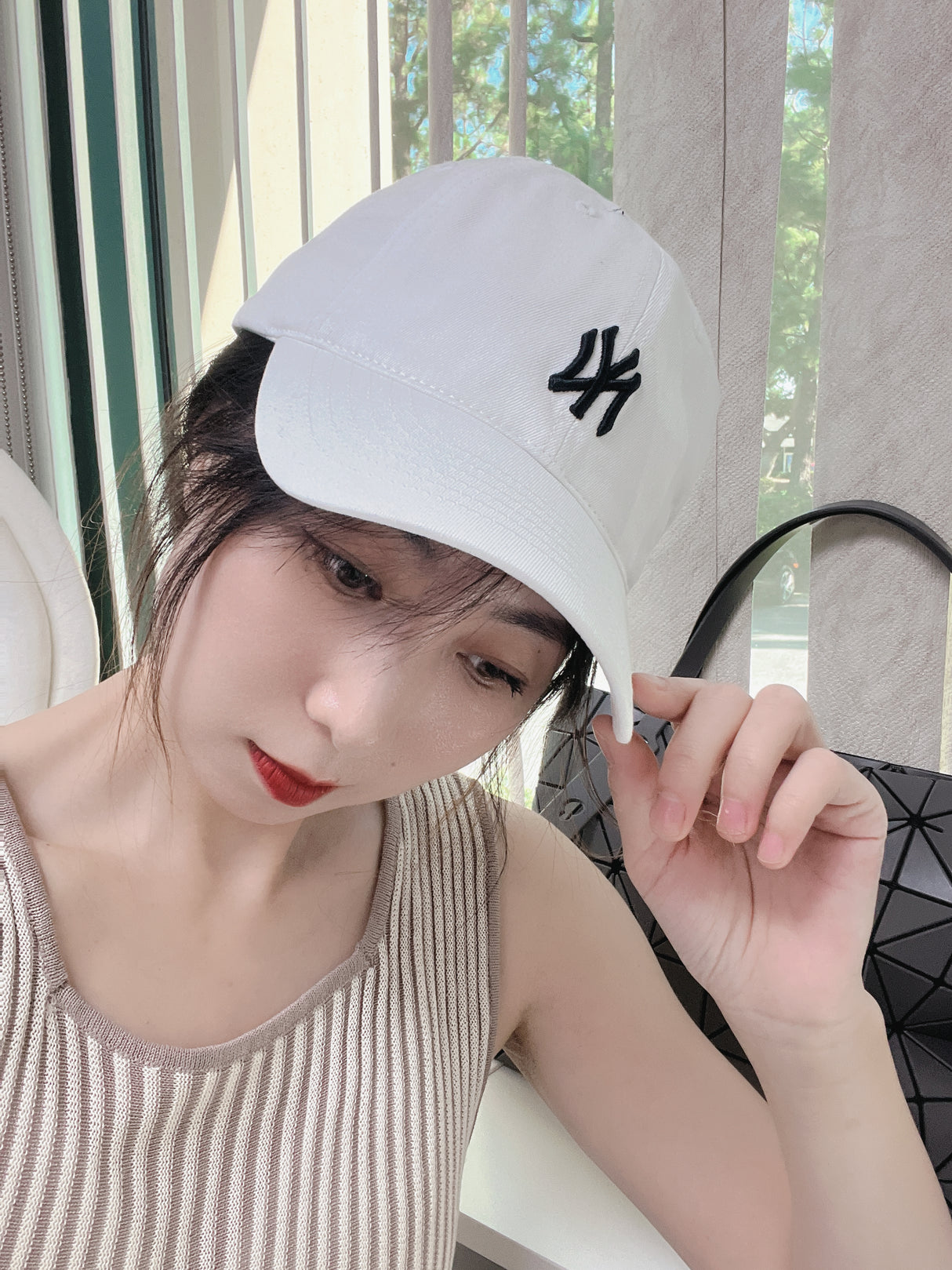 Korean white small label NY hat