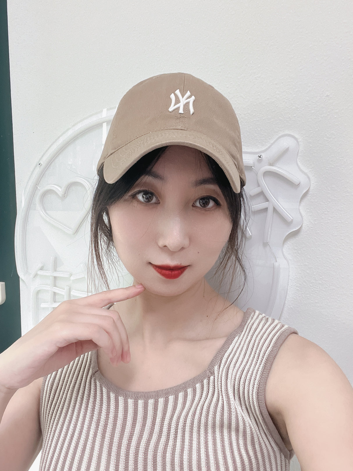 韩国 卡其色小标帽子NY