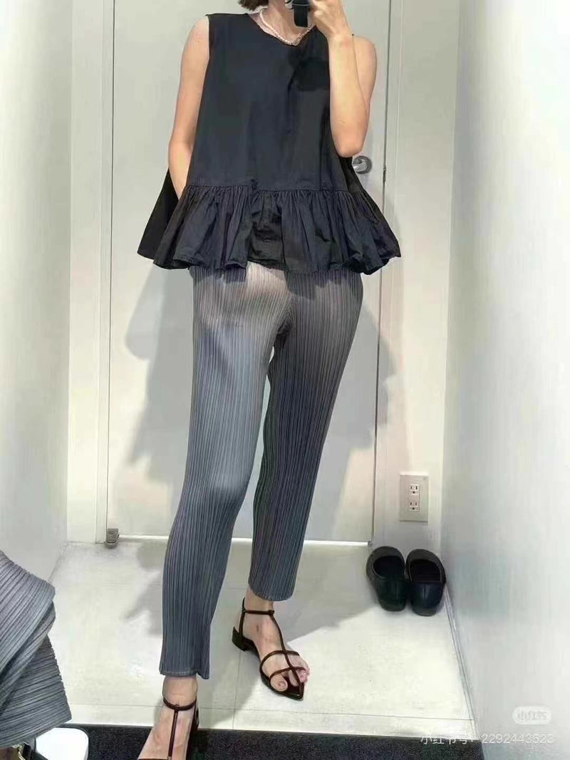 三宅一生 JF111长裤 3⃣码 裤长95cm 
适合167-172的女生