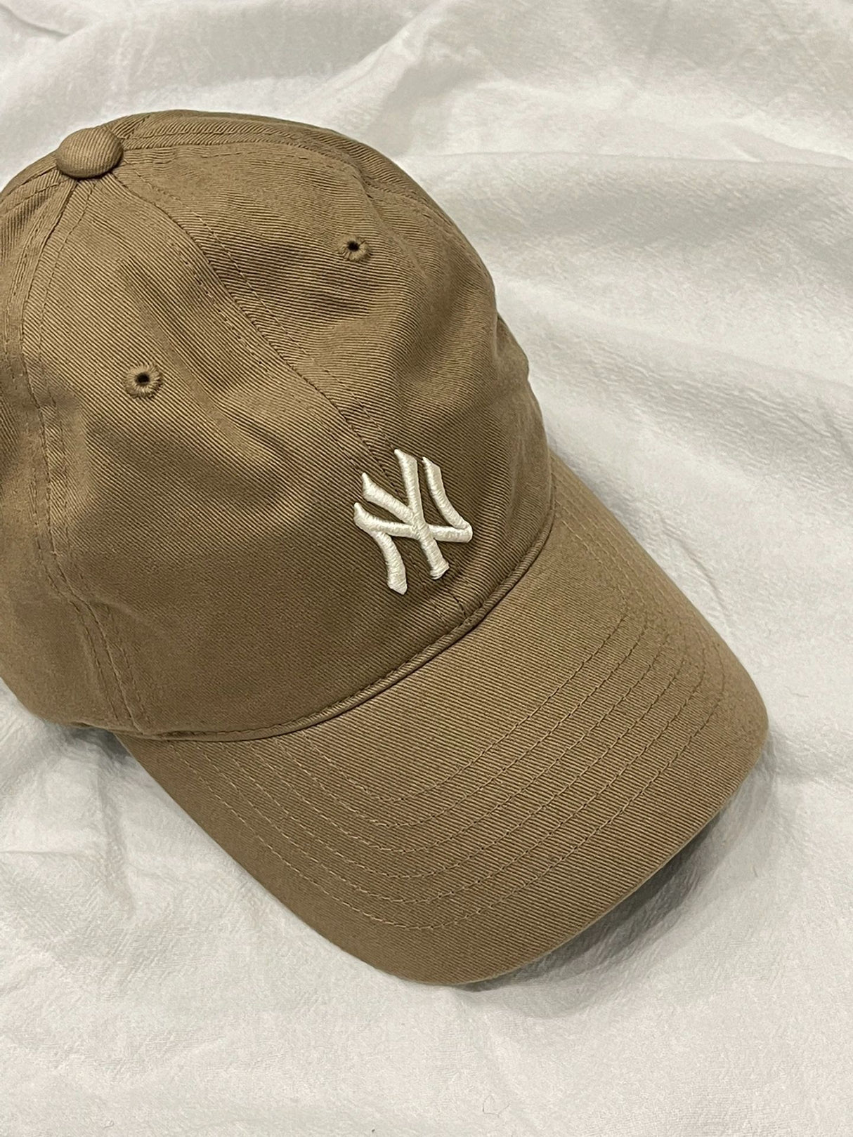 韩国 卡其色小标帽子NY
