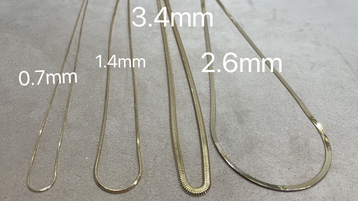 Made in Japan, the explosive soft snake bone chain can be folded 3.4mm to 38➕5cm and can be adjusted to have a sense of presence. The explosive weight is 9.7g.
