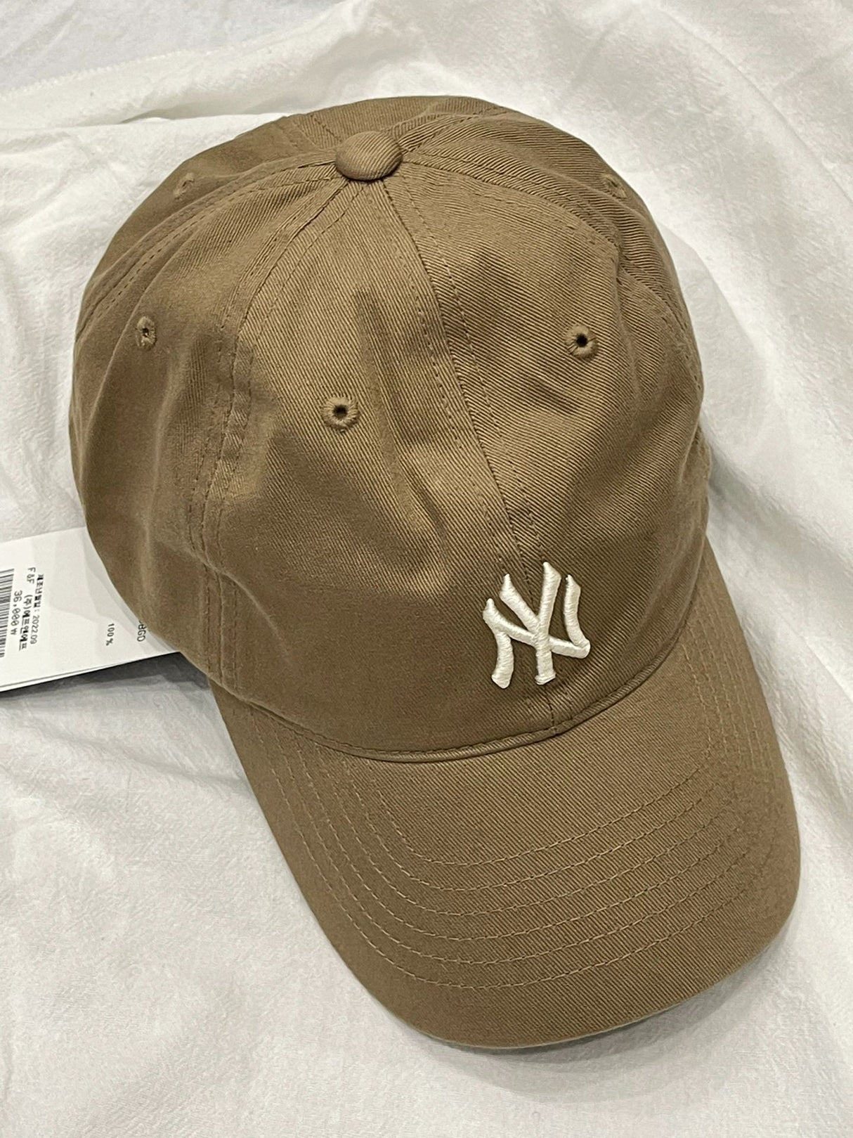 韩国 卡其色小标帽子NY