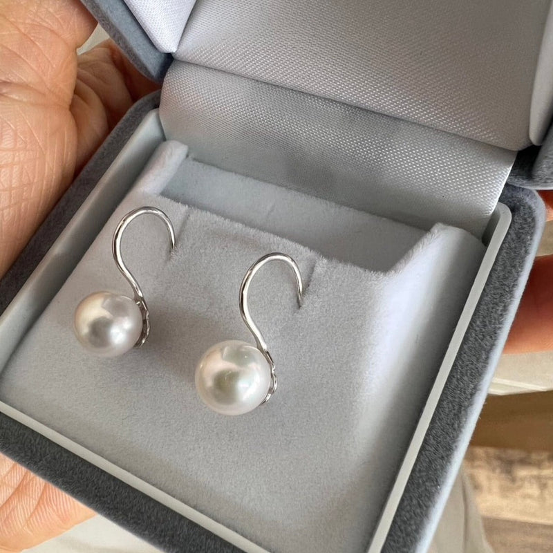 (Available within 2 weeks after receiving the order) High heels earrings 8-8.5mm 18k white gold